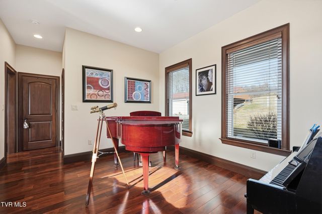 290 Spyglass Drive, Jonesville, VA 24263