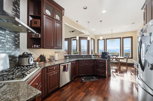 290 Spyglass Drive, Jonesville, VA 24263