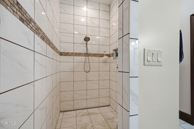 290 Spyglass Drive, Jonesville, VA 24263