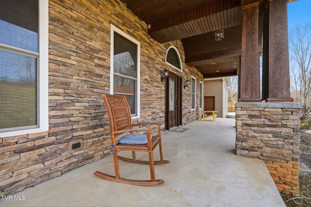 290 Spyglass Drive, Jonesville, VA 24263