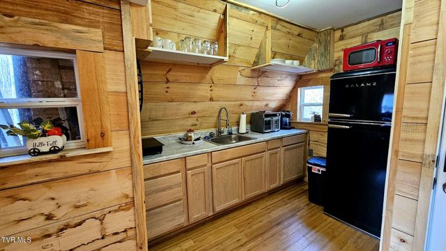 290 Spyglass Drive, Jonesville, VA 24263