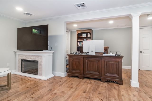 286 Linden Street 286, Wellesley, MA 02482