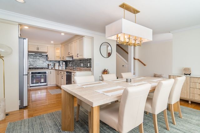 286 Linden Street 286, Wellesley, MA 02482