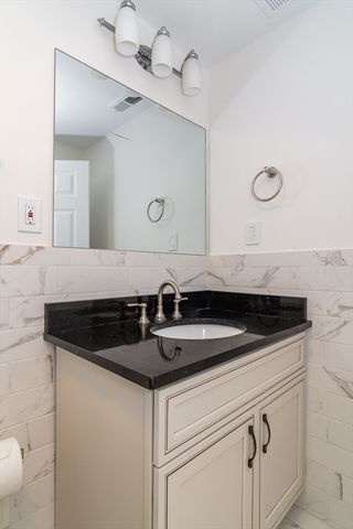 286 Linden Street 286, Wellesley, MA 02482