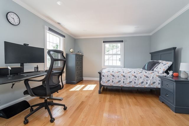 286 Linden Street 286, Wellesley, MA 02482