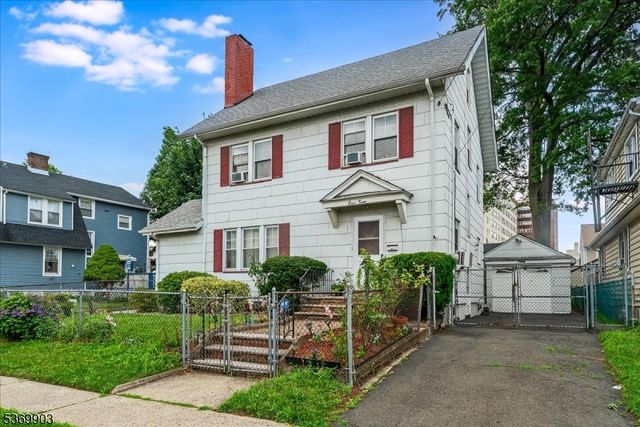 810 Kilsyth Rd, Elizabeth City, NJ 07208