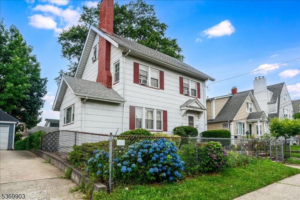 810 Kilsyth Rd, Elizabeth City, NJ 07208