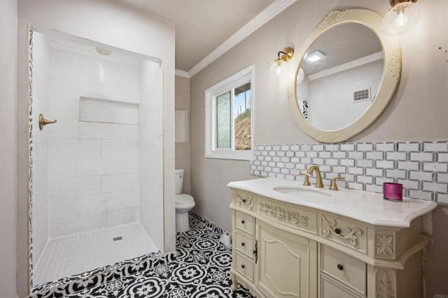 304 edgerton, San Bernardino, CA 92405