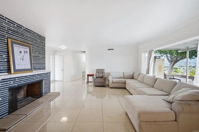 304 edgerton, San Bernardino, CA 92405