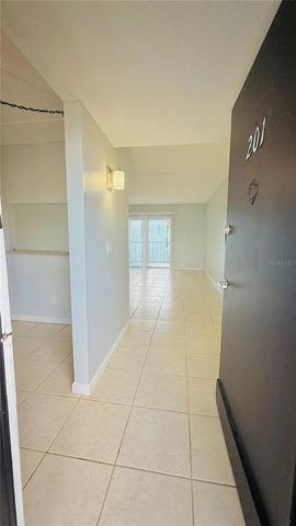 2840 SOMERSET PARK DRIVE 201, Tampa, FL 33613