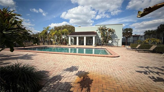 2840 SOMERSET PARK DRIVE 201, Tampa, FL 33613