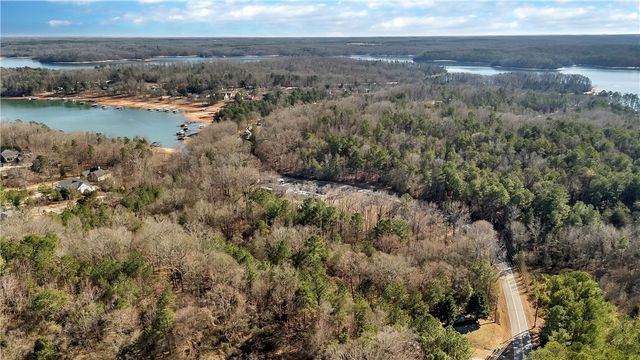 1104 Bay Drive, Fair Play, SC 29643