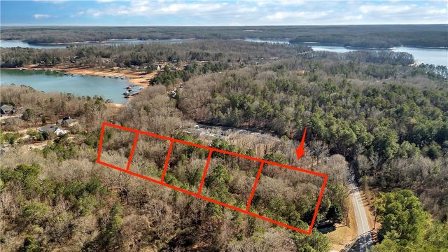 1104 Bay Drive, Fair Play, SC 29643