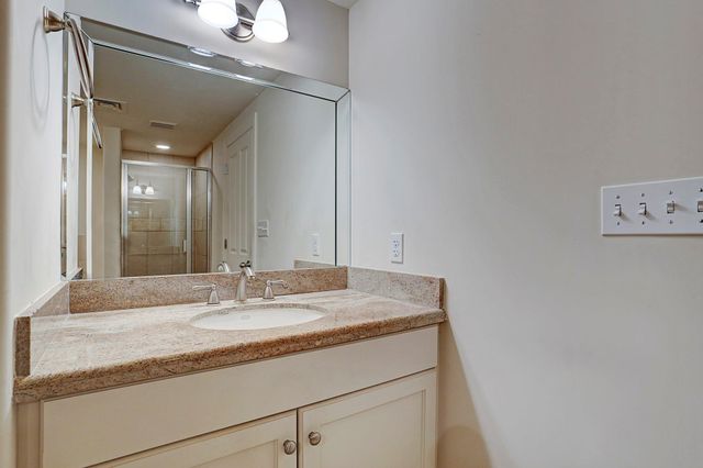 914 Main St Street 1113, Houston, TX 77002