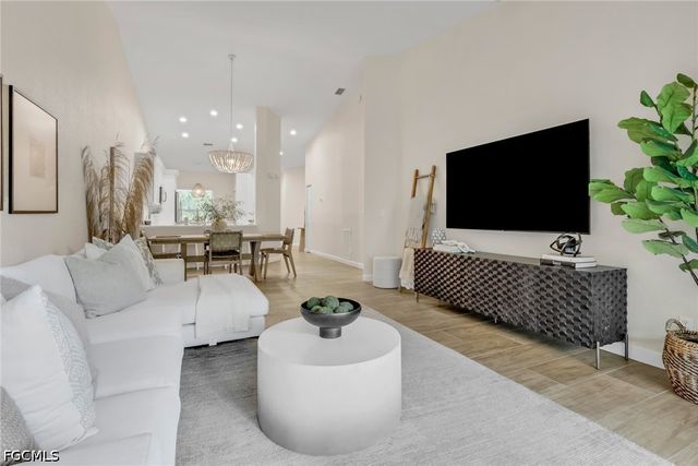 1215 Sarah Jean CIR J205, Naples, FL 34110