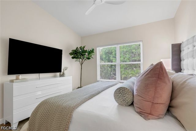 1215 Sarah Jean CIR J205, Naples, FL 34110