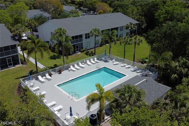 1215 Sarah Jean CIR J205, Naples, FL 34110