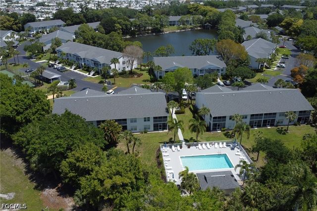 1215 Sarah Jean CIR J205, Naples, FL 34110