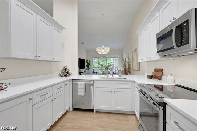 1215 Sarah Jean CIR J205, Naples, FL 34110