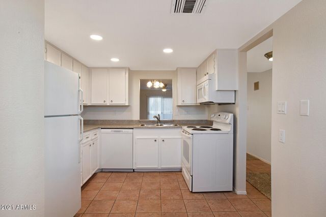7706 E Sandalwood Drive B, Scottsdale, AZ 85250