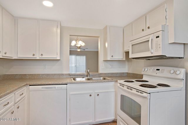 7706 E Sandalwood Drive B, Scottsdale, AZ 85250