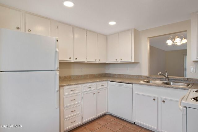 7706 E Sandalwood Drive B, Scottsdale, AZ 85250