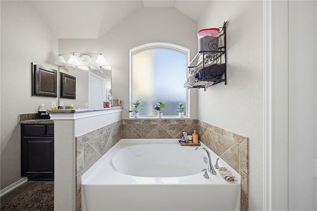 2129 Escondido, Portland, TX 78374