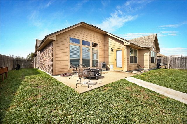 2129 Escondido, Portland, TX 78374