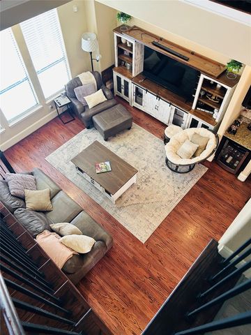 1049 W 22nd Street H, Houston, TX 77008