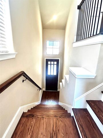 1049 W 22nd Street H, Houston, TX 77008