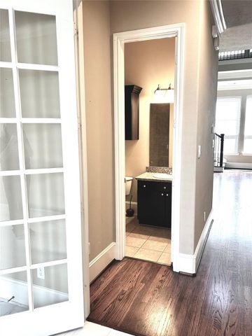 1049 W 22nd Street H, Houston, TX 77008