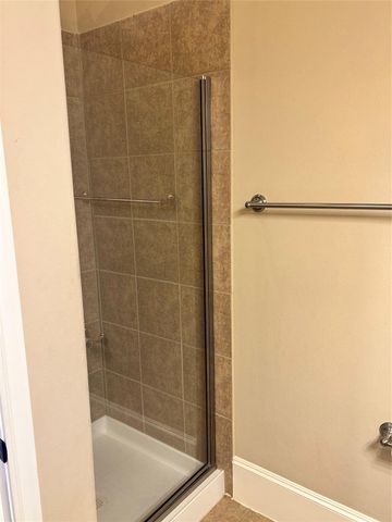 1049 W 22nd Street H, Houston, TX 77008