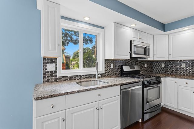 10 Pine St, Westford, MA 01886