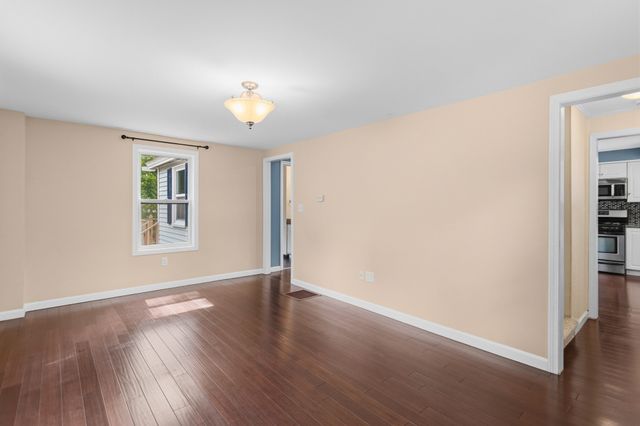 10 Pine St, Westford, MA 01886