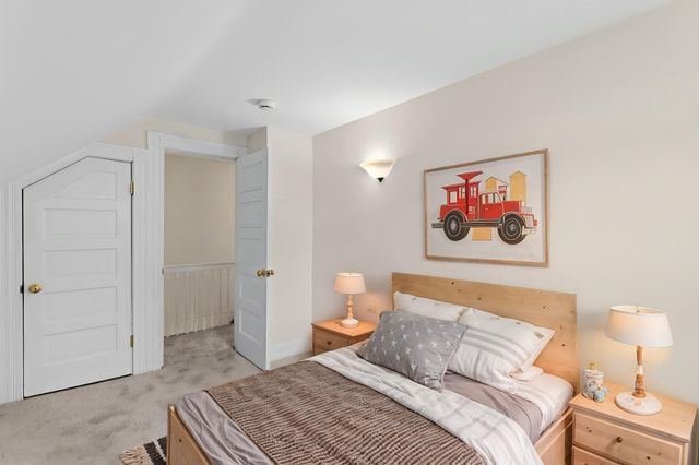 10 Pine St, Westford, MA 01886