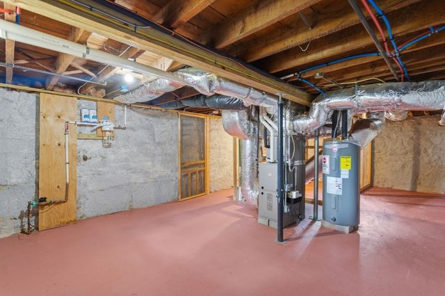10 Pine St, Westford, MA 01886