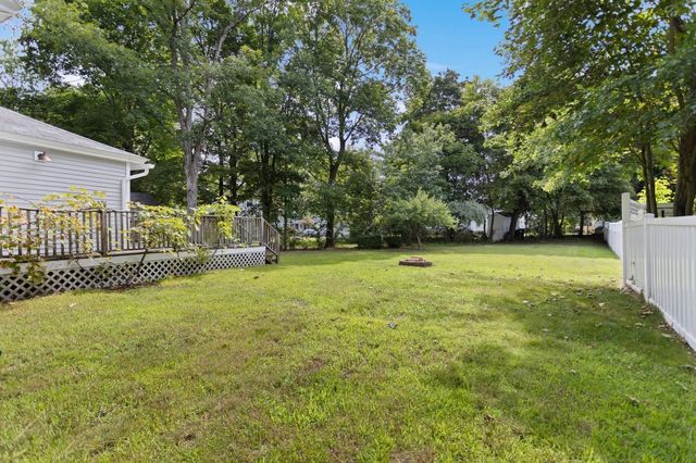 10 Pine St, Westford, MA 01886