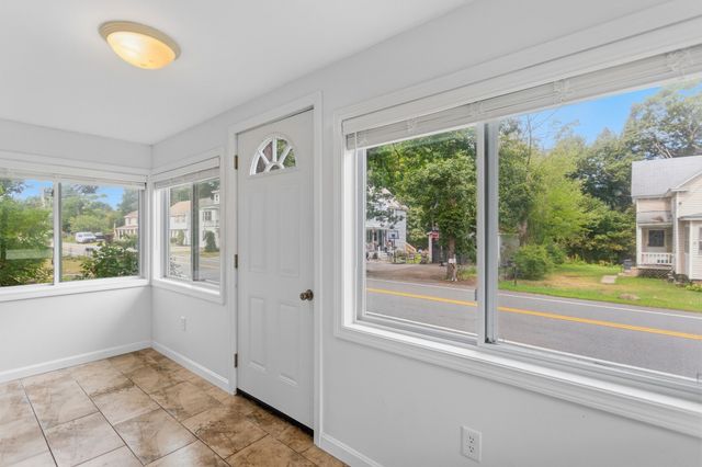 10 Pine St, Westford, MA 01886