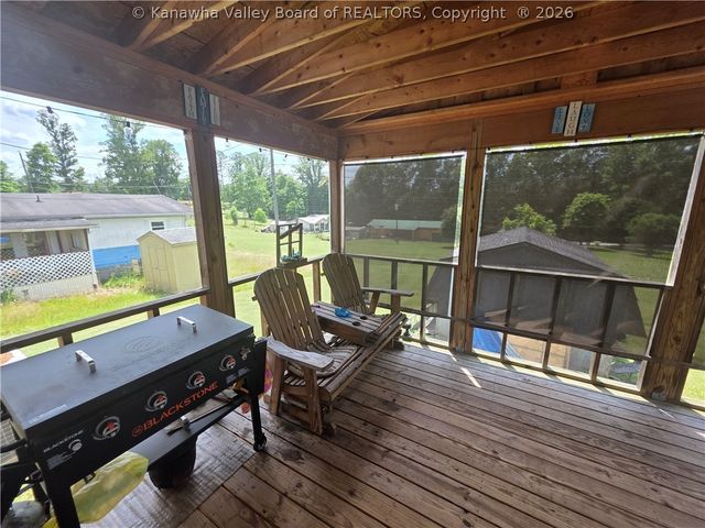 162 Pine Grove Drive, Culloden, WV 25510