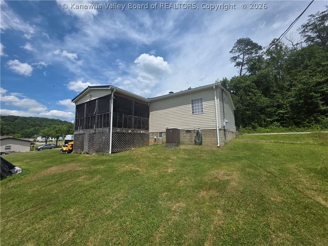162 Pine Grove Drive, Culloden, WV 25510