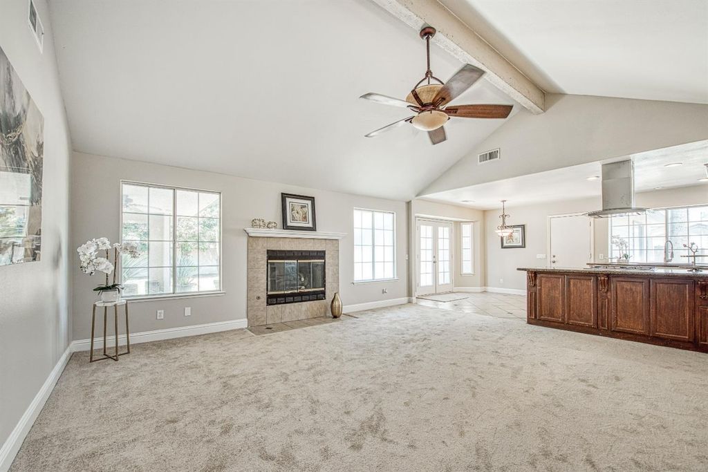 Image 11 of property listing at 5358 W Clinton Avenue, Fresno, CA 93722