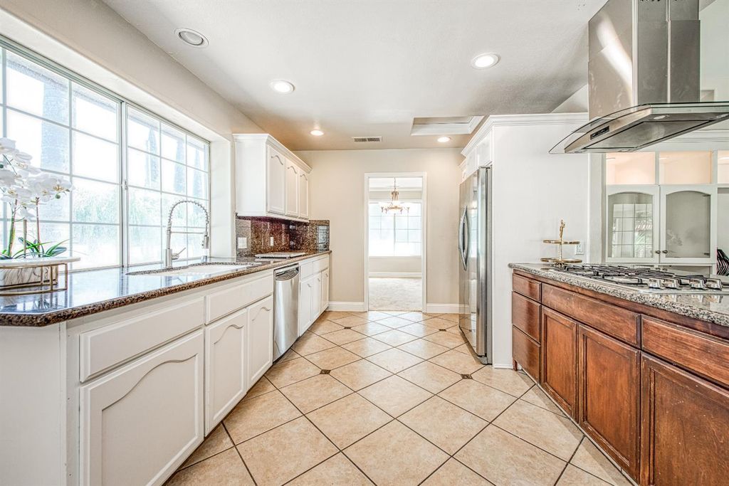 Image 14 of property listing at 5358 W Clinton Avenue, Fresno, CA 93722