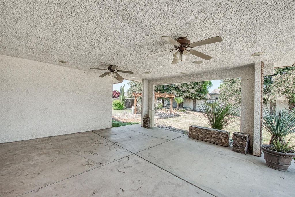Image 24 of property listing at 5358 W Clinton Avenue, Fresno, CA 93722