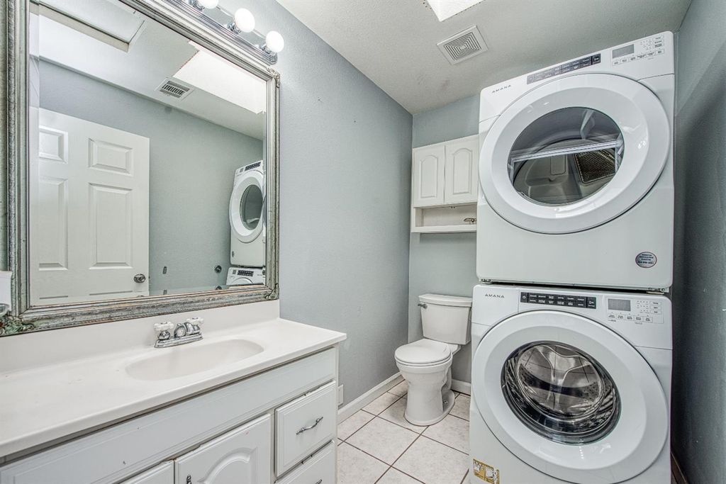 Image 45 of property listing at 5358 W Clinton Avenue, Fresno, CA 93722