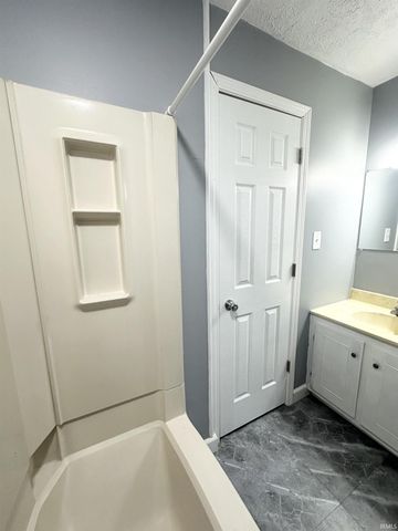 4766 State Road 261, Newburgh, IN 47630