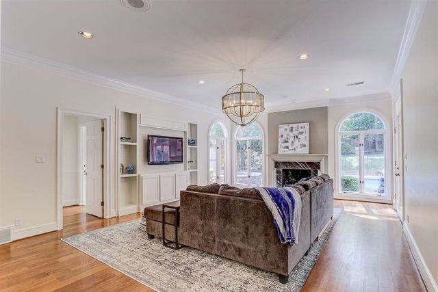 6571 OAK ESTATES DR, Memphis, TN 38119