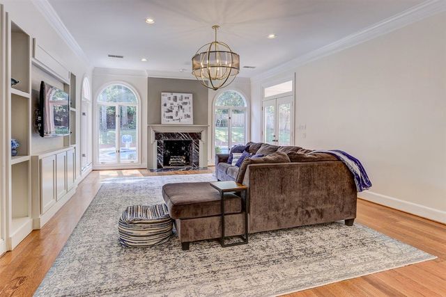 6571 OAK ESTATES DR, Memphis, TN 38119