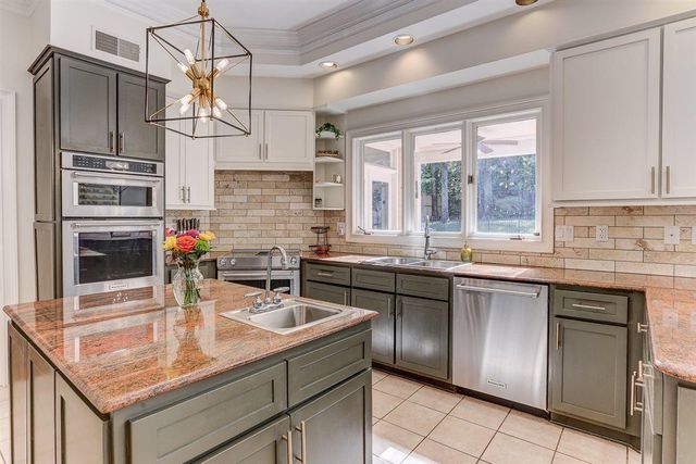 6571 OAK ESTATES DR, Memphis, TN 38119