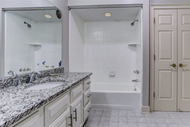 6571 OAK ESTATES DR, Memphis, TN 38119