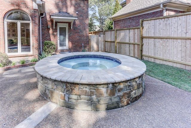 6571 OAK ESTATES DR, Memphis, TN 38119